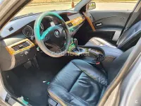 Usado BMW 530 193 CV (141 kW) 2005 Gris / plata Familiar