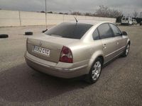 Usado VW Passat Highline 129 CV (94 kW) 2004 Beige Berlina
