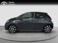 Usado Toyota Aygo X-play 72 CV (52 kW) 2020 Dark gray Utilitario