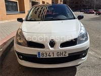 Usado Renault Clio II Extreme 100 CV (73 kW) 2008 Blanco Berlina
