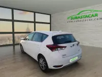 Usado Toyota Auris Hybrid Active 136 CV (100 kW) 2019 Blanco