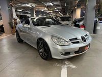 Usado Mercedes SLK200 AMG Edition 1 163 CV (119 kW) 2007 Gris / plata Descapotable