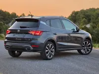 Usado Seat Arona FR 150 CV (110 kW) 2024 Gris / plata SUV