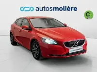 Begagnad Volvo V40 Kinetic 150 HK (110 kW) 2017 Röd Sedan