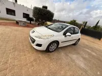 Usado Peugeot 207 70 CV (51 kW) 2010 Blanco Berlina