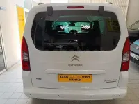 Usado Citroën Berlingo Feel 120 CV (88 kW) 2016 Blanco Monovolumen