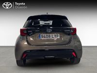 Usado Toyota Yaris Hybrid Style 116 CV (85 kW) 2022 Beige Berlina