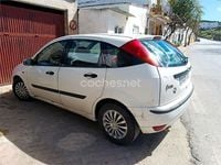Usado Ford Focus Trend 100 CV (73 kW) 2002 Blanco Berlina