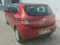 Usado Dacia Sandero Ambiance 75 CV (55 kW) 2016 Granate Berlina