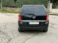 Usado Opel Zafira Cosmo 125 CV (91 kW) 2012 Negro Monovolumen