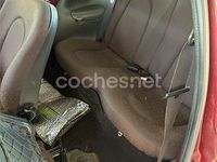 Usado Ford Ka 60 CV (44 kW) 2002 Granate Utilitario