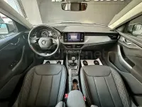 Usado Skoda Kamiq Ambition 110 CV (80 kW) 2021 Gris / plata SUV
