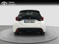 Usado Toyota Yaris Hybrid Active 116 CV (85 kW) 2024 Blanco classic Berlina