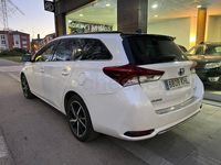 Usado Toyota Auris Hybrid Edition 136 CV (100 kW) 2018 Blanco Familiar