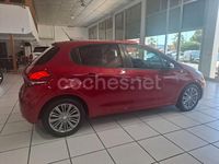 Usado Peugeot 208 Style 75 CV (55 kW) 2016 Rojo Utilitario