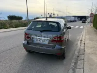 Usado Mercedes B180 109 CV (80 kW) 2010 Gris / plata Monovolumen