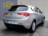 Usado Alfa Romeo Giulietta Super 120 CV (88 kW) 2021 Gris / plata Berlina
