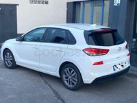 Usado Hyundai i30 GO! 110 CV (80 kW) 2018 Blanco Berlina