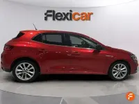 Usado Renault Mégane IV Bose Edition 130 CV (95 kW) 2018 Rojo Berlina
