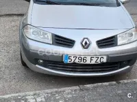 Usado Renault Mégane II Dynamique 105 CV (77 kW) 2008 Gris / plata Berlina