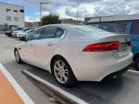 Usado Jaguar XE Prestige 180 CV (132 kW) 2018 Blanco Berlina