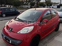 Usado Peugeot 107 68 CV (50 kW) 2006 Rojo Utilitario