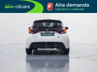 Käytetty Toyota Yaris Hybrid Sport 116 HP (85 kW) 2022 Valkoinen Sedan