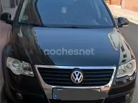 Usado VW Passat Advance 140 CV (102 kW) 2004 Negro Berlina