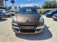 Usado Renault Scénic Bose Edition 130 CV (95 kW) 2011 Marrón Monovolumen