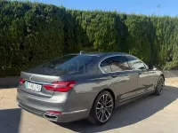Usado BMW 730L Comfort Edition 265 CV (194 kW) 2017 Gris / plata Berlina