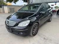 Usado Mercedes B200 136 CV (100 kW) 2005 Negro Monovolumen