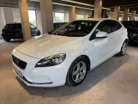 Usado Volvo V40 Summum 115 CV (84 kW) 2014 Blanco Berlina