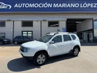 Usado Dacia Duster Lauréate 109 CV (80 kW) 2015 Blanco SUV