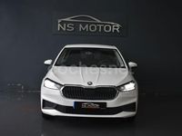 Usado Skoda Fabia Ambition 95 CV (69 kW) 2023 Blanco Berlina