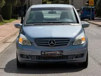 Usado Mercedes B200 Chrome 136 CV (100 kW) 2005 Gris Monovolumen