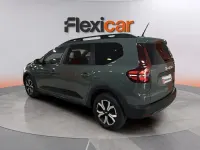 Usado Dacia Jogger Essentiel 101 CV (74 kW) 2023 Verde Monovolumen