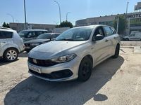 Usado Fiat Tipo Cross 130 CV (95 kW) 2022 Gris / plata Familiar