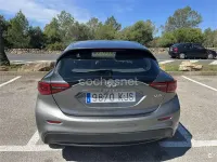 Usado Infiniti Q30 Premium 122 CV (89 kW) 2018 Gris / plata Berlina