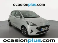 Usado Hyundai i10 67 CV (49 kW) 2024 Gris Utilitario