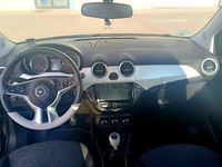 Usado Opel Adam Glam 100 CV (73 kW) 2016 Negro Utilitario
