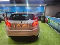 Usado Peugeot 308 Allure 130 CV (95 kW) 2017 Blanco Berlina