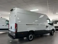 Usado Iveco Daily 160 CV (117 kW) 2023 Blanco Van