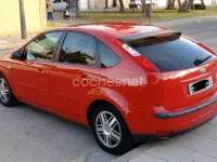 Usado Ford Focus Sport 136 CV (100 kW) 2006 Rojo Berlina