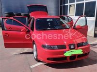Usado Seat Leon FR 150 CV (110 kW) 2003 Rojo Utilitario