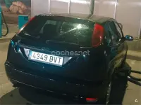 Usado Ford Focus Ghia 100 CV (73 kW) 2003 Negro Berlina