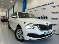 Usado Skoda Kamiq Ambition 110 CV (80 kW) 2021 Blanco SUV
