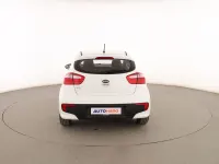 Usado Kia Rio 85 CV (62 kW) 2015 Blanco Berlina