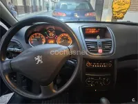 Usado Peugeot 207 75 CV (55 kW) 2007 Negro Berlina