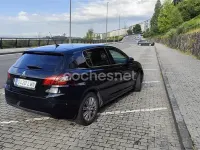 Usado Peugeot 308 Active 130 CV (95 kW) 2017 Negro Berlina