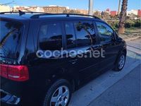 Usado VW Touran Advance 105 CV (77 kW) 2012 Negro Monovolumen